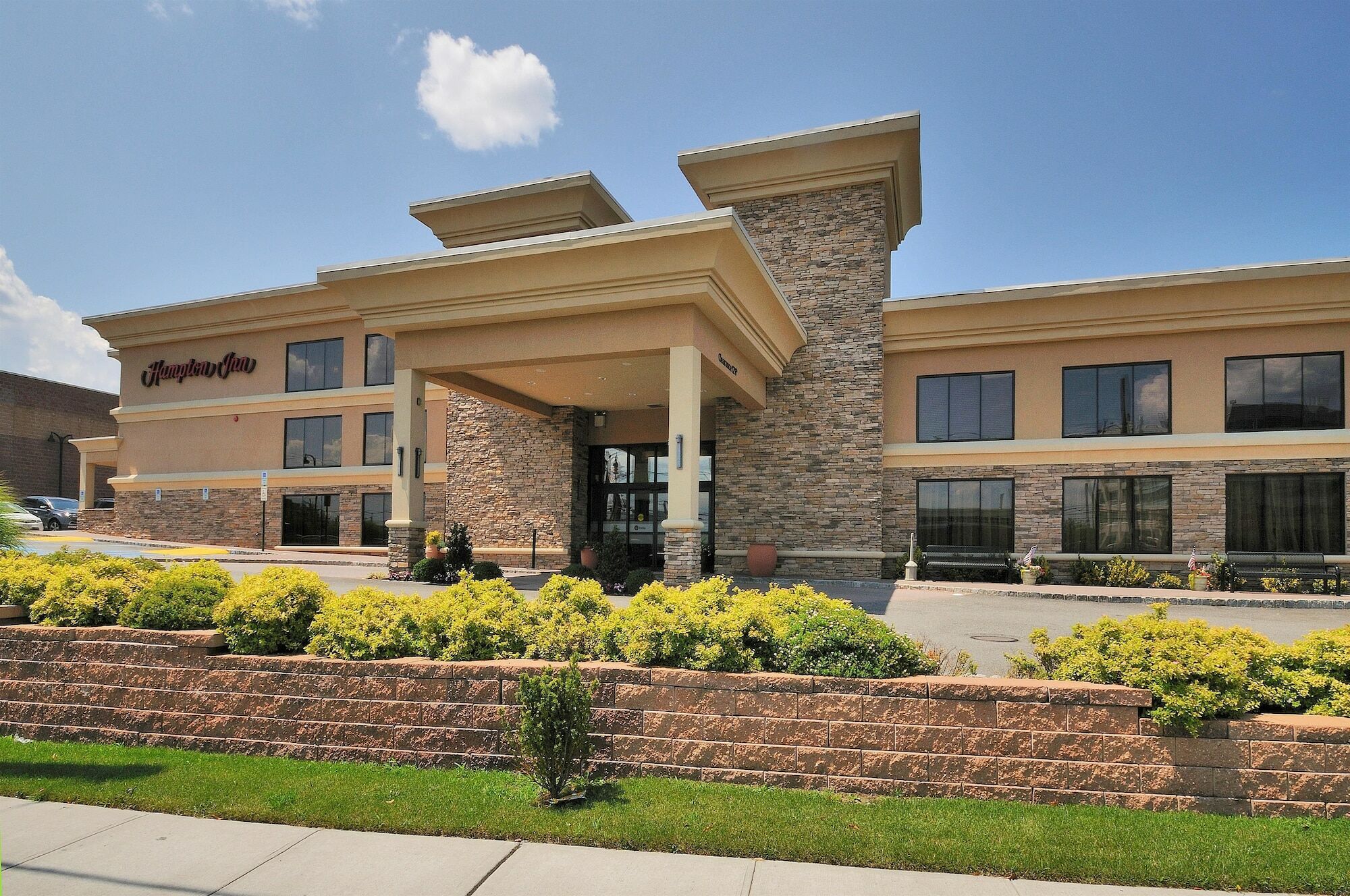 Hampton Inn Jericho - Westbury Exterior photo