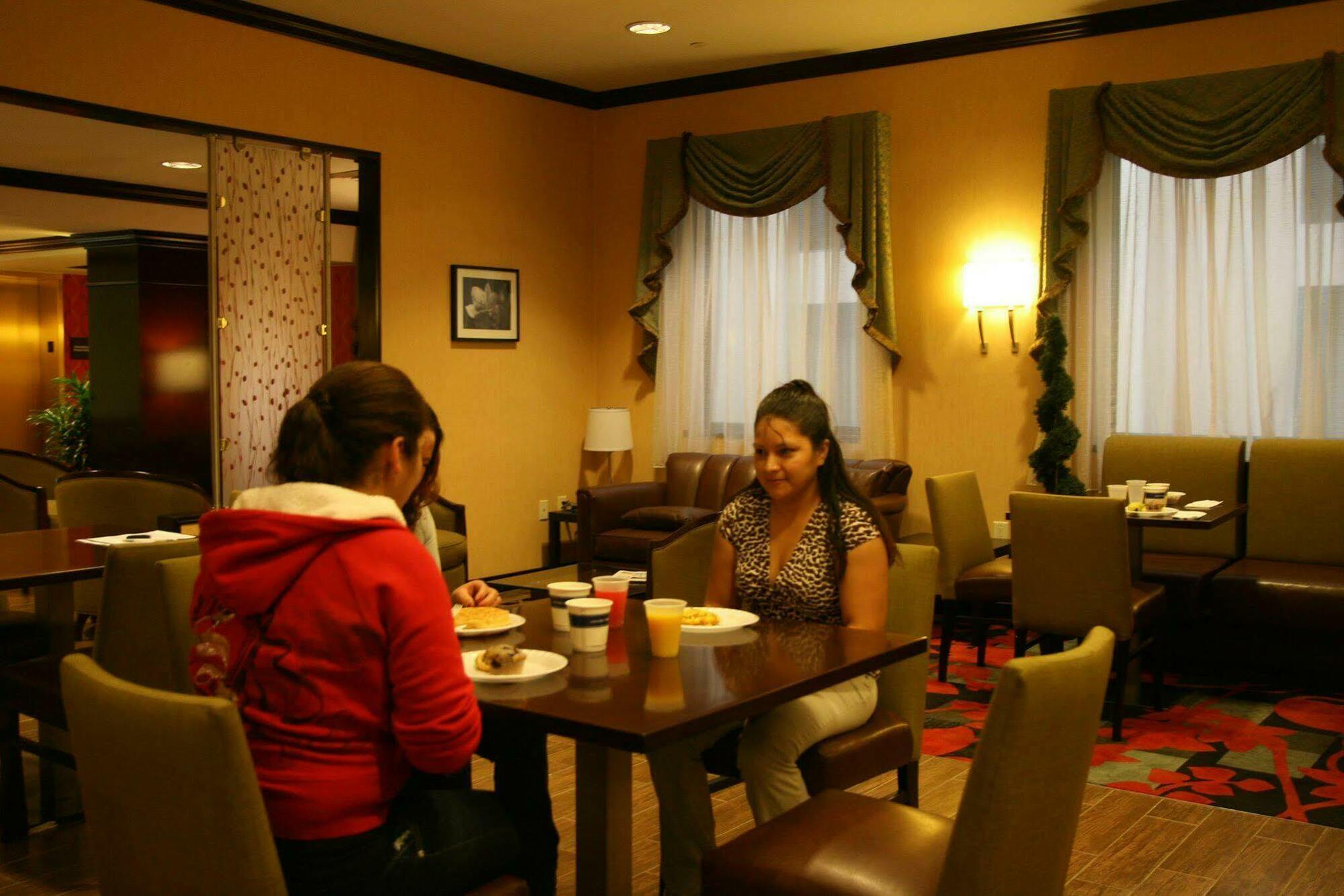 Hampton Inn Jericho - Westbury Restaurant photo