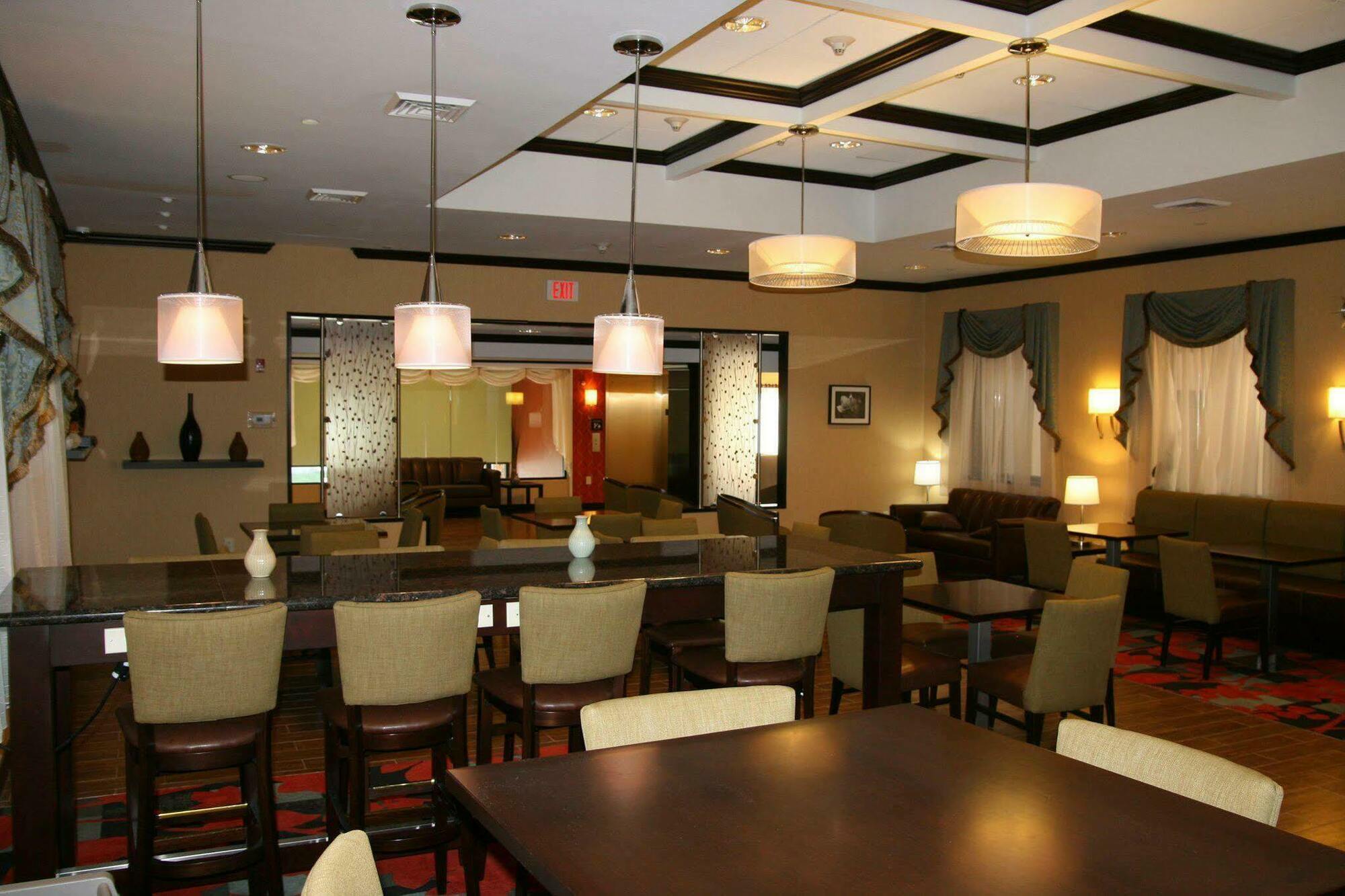 Hampton Inn Jericho - Westbury Restaurant photo